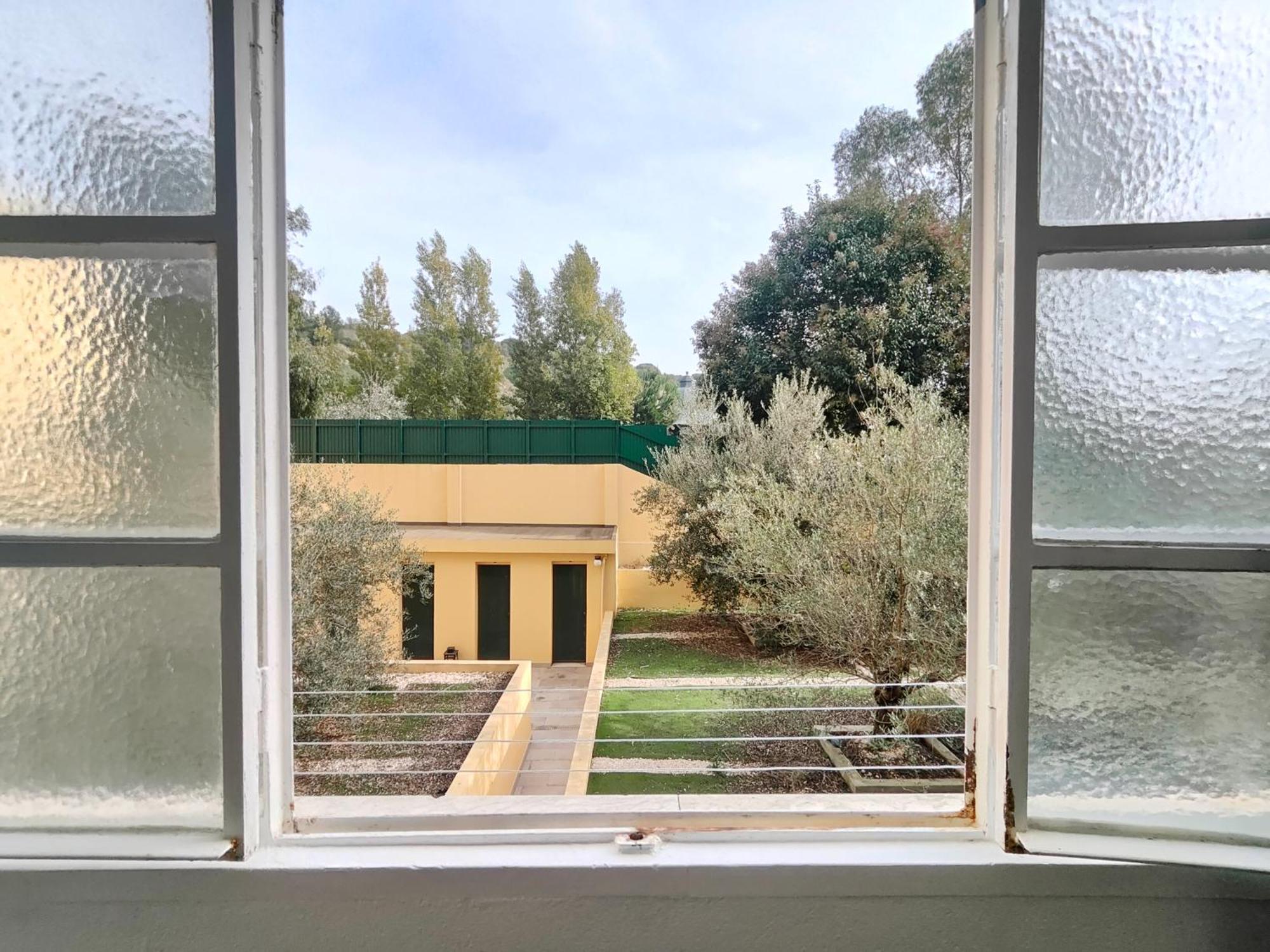 Bright, Spacious And Well-located, By Timecooler Apartment Lissabon