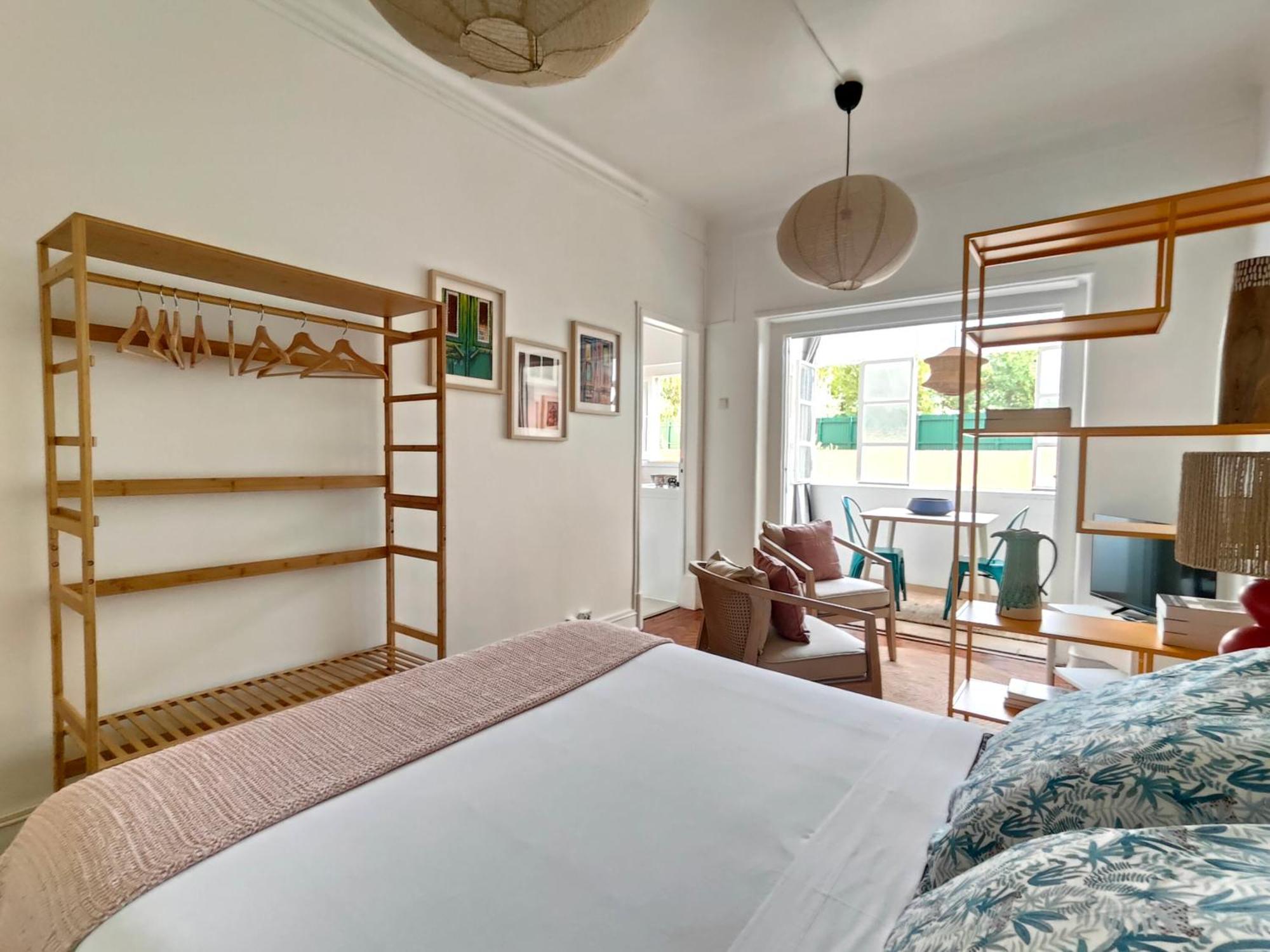Apartment Bright, Spacious And Well-located, By Timecooler Lissabon