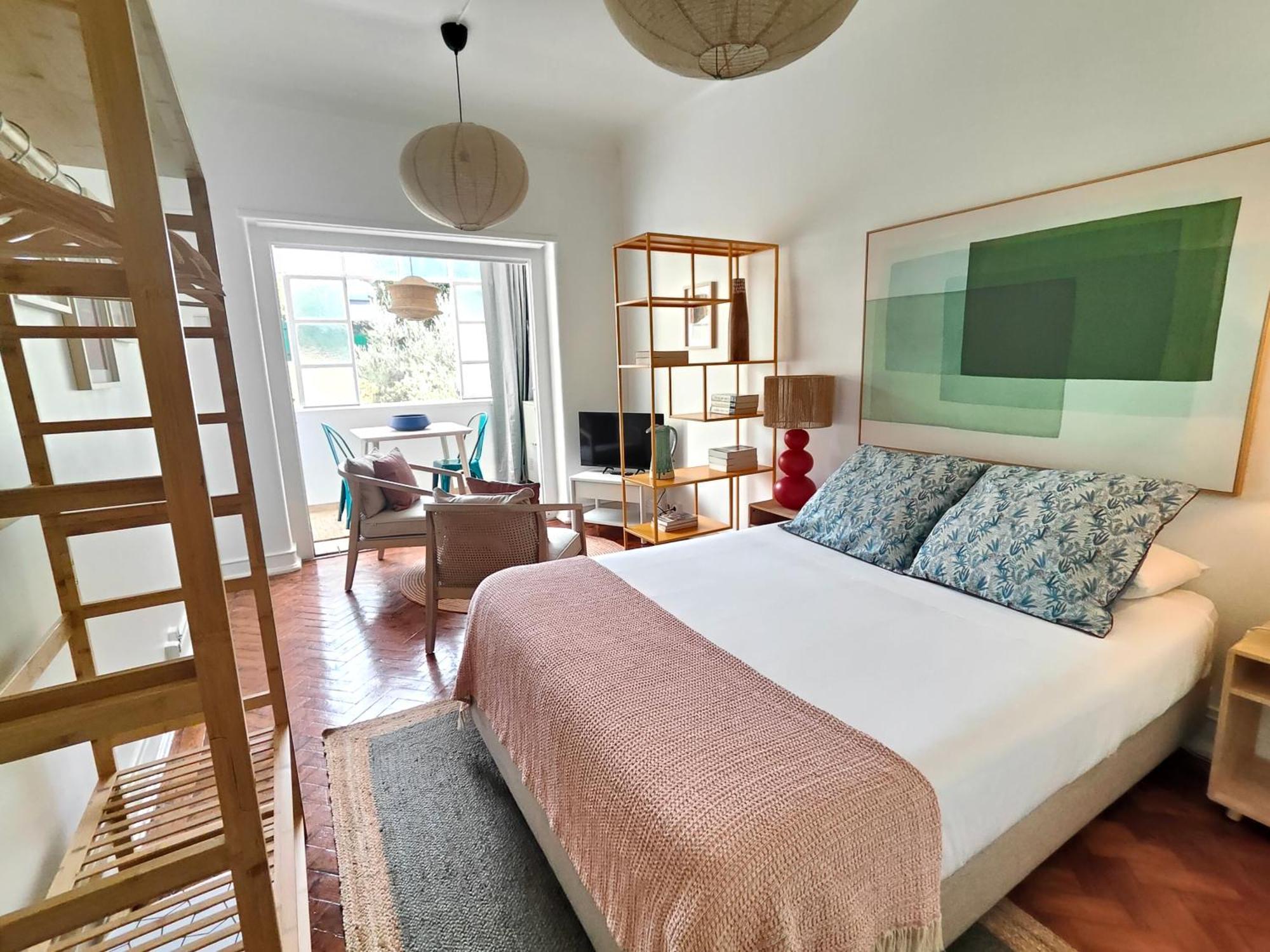 Bright, Spacious And Well-located, By Timecooler Lissabon