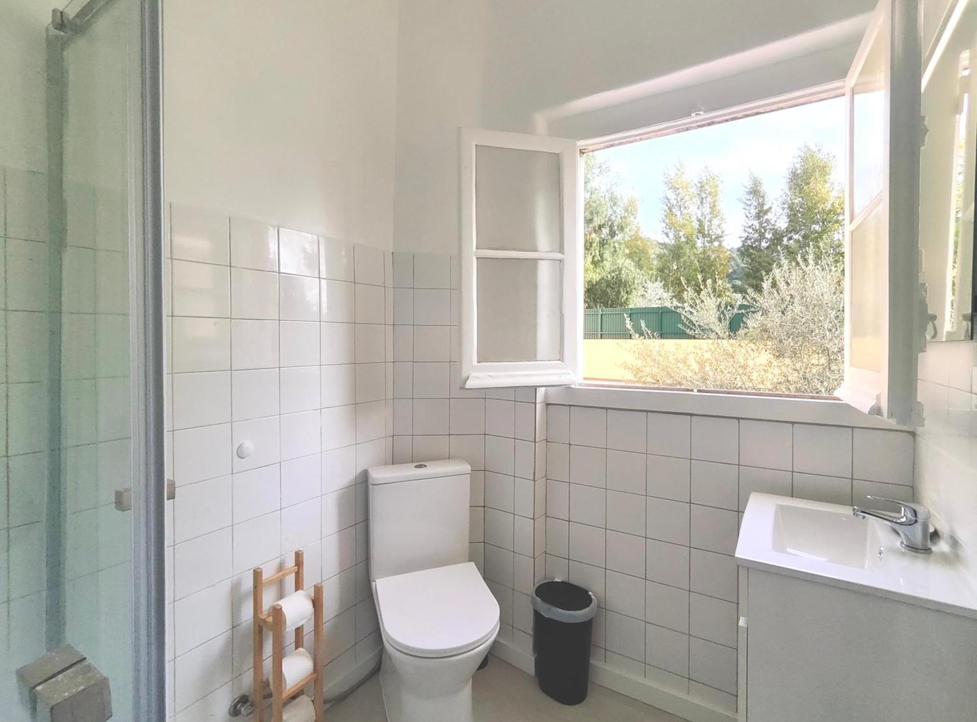 Bright, Spacious And Well-located, By Timecooler Apartment *